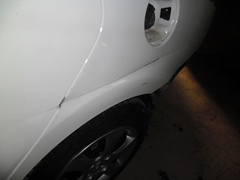 Hyundai Solaris. Повреждение заднего левого крыла и двери.