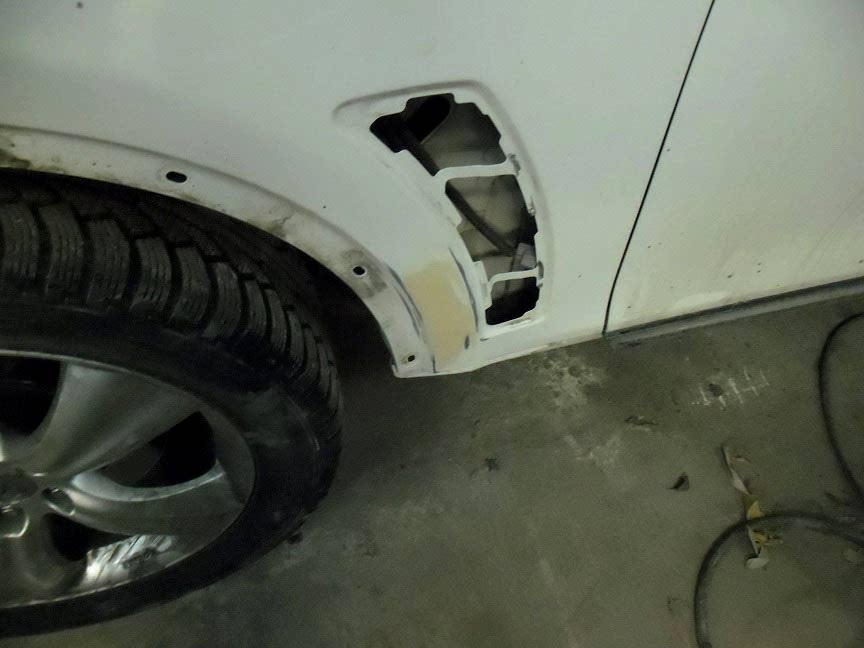 Infiniti FX37. Повреждение переднего левого крыла.