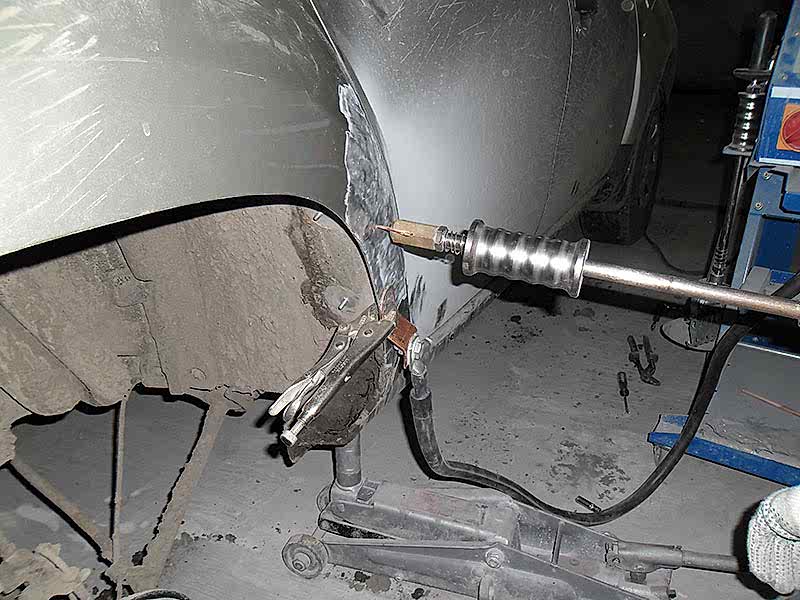 Renault Duster Повреждение правой части автомобиля.