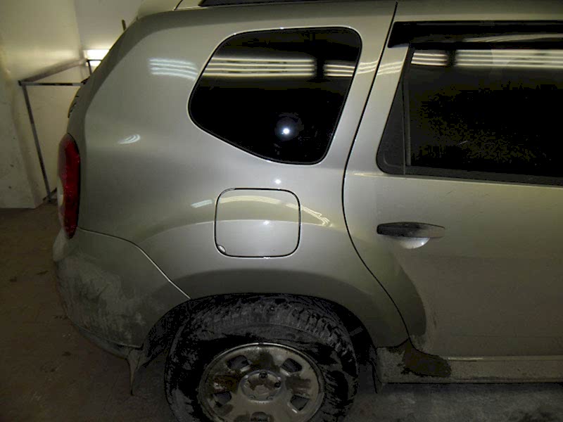 Renault Duster после ремонта правой части автомобиля.